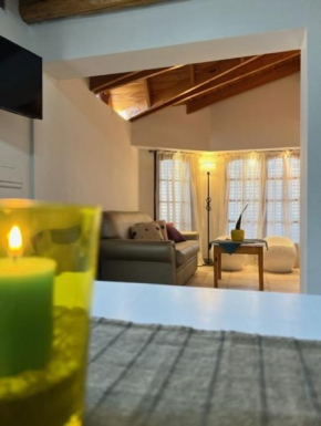 Casa del Pinar - La mejor ubicación! Céntrica a 150 Mts de Ruta 22 - Cochera Privada